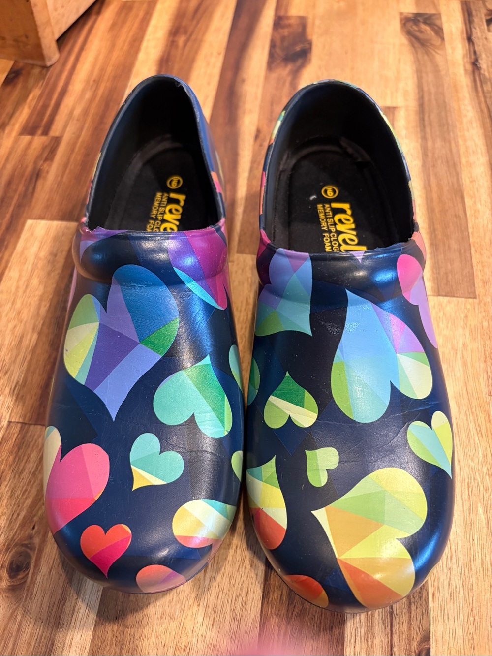 Revel Women’s Anti Slip Memory Foam Clogs- Heart-Print Navy Size 9